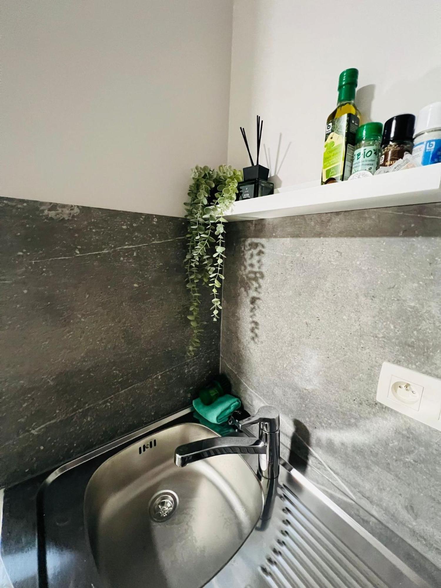 Mini Studio Une Personne Apartment เลียจ ภายนอก รูปภาพ